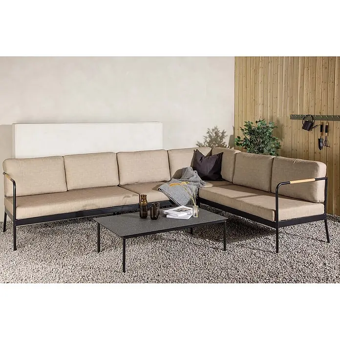 Ebuy24 Loungemöbel-Set Pehnna - 2 -tlg., Stahl, Beige - L-förmige Outdoor-Lounge-Gruppe mit schwarzem Rahmen, beigen Kissen und grauem Couchtisch auf Kies.