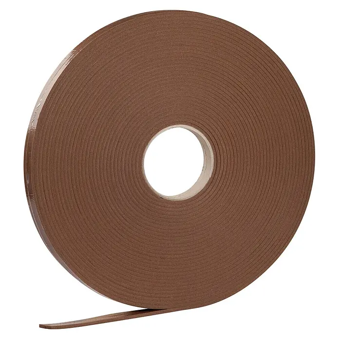 KÄLTESTOPP Dauerdichtung - Braun, 40 m x 9 mm x 4 mm, Spaltenbreiten 1,5 - 3,5 mm - Braunes Dichtungsband aus Schaumstoff, aufgerollt mit einem abgerollten Stück.