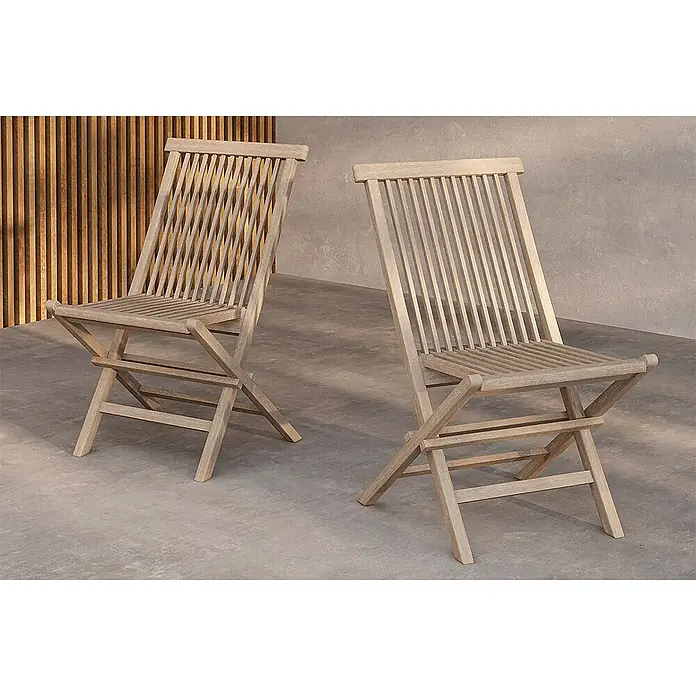 Ebuy24 Gartenstuhl Kenya 2er-Set - Teak, Whitewash, B x T x H: 47 x 62 x 89 cm - Zwei witterungsbeständige Klappstühle aus hellem Holz auf Betonboden.