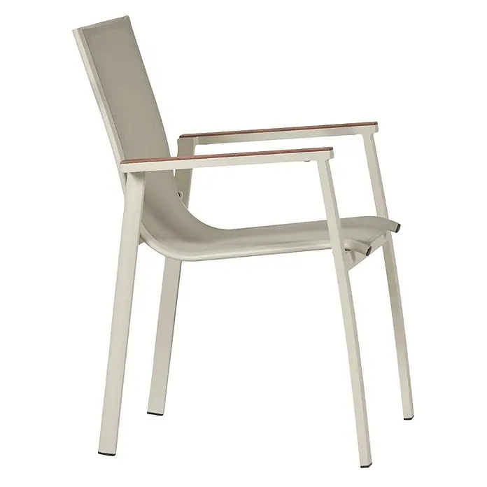 Ebuy24 Gartenstuhl Marianne - Aluminium, Textilene, Sandfarben, B x T x H: 55 x 63 x 85 cm - Hellbeiger Outdoor-Sessel mit Netzgewebe-Sitz und -Rückenlehne, mit Holzapplikationen an den Armlehnen.