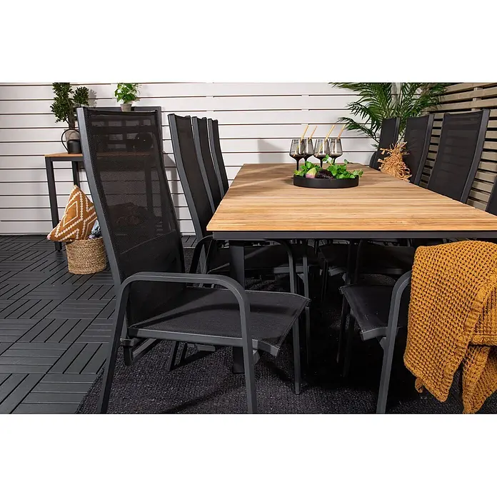 Ebuy24 Gartenstuhl Copacabana 2er-Set - 30 % Polyester, 70 % PVC, Aluminium, Textil, Schwarz, B x T x H: 57 x 65 x 110 cm - Outdoor-Essgruppe mit Holztisch und schwarzen Netzstühlen, ideal für Terrasse oder Deck.