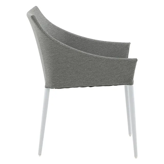Ebuy24 Gartenstuhl Spoga 2er-Set - Mischtextilien (Textilien und Polyester), Weiß, B x T x H: 60 x 62 x 81 cm - Grauer Sessel mit Stoffbezug, geschwungener Rückenlehne und Armlehnen, auf vier weißen Beinen.