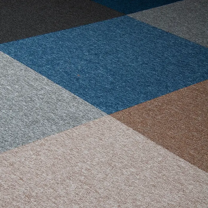 Bricoflor Teppichfliese - Breite: 50 cm, Schlinge, Polypropylen, grau - Geometrisch gemusterter Teppich in Blau-, Grau- und Brauntönen.