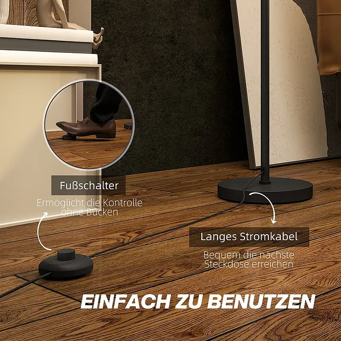 Homcom Stehleuchte - 40 W, Höhe: 152,5 cm, Schwarz, Schwarz, Weiß, E27 - Schwarzer Fußschalter und langes Kabel einer Stehlampe auf Holzboden. Der Schalter ermöglicht einfaches Ein-/Ausschalten ohne Bücken.