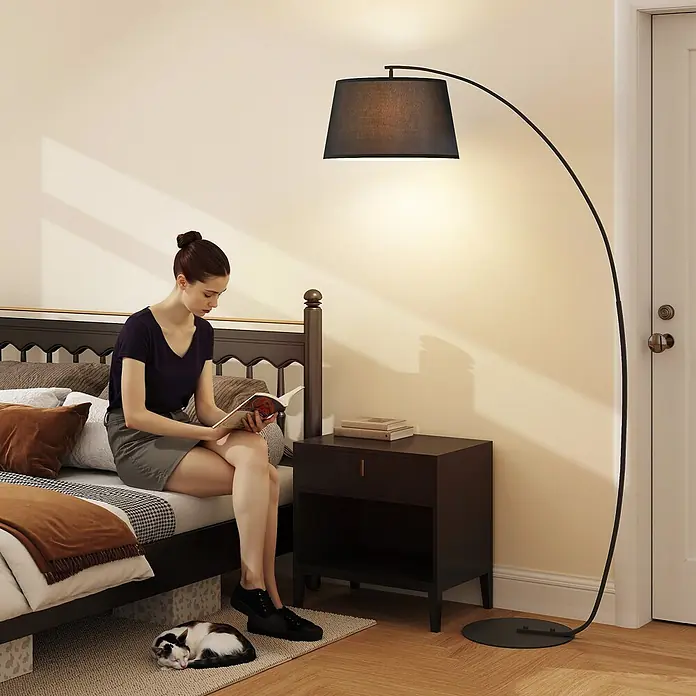 Homcom Stehleuchte - 40 W, Höhe: 190 cm, Schwarz, Schwarz, E27 - Schwarze Bogen-Stehleuchte mit Stoffschirm beleuchtet ein Schlafzimmer, spendet Licht zum Lesen. Modernes Metalldesign.