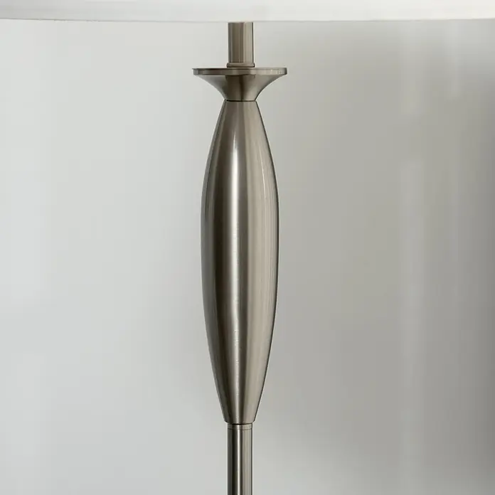 Homcom Stehleuchte - 40 W, Höhe: 162 cm, Silber, Weiß, E27 - Gebürsteter Metall-Lampenfuß mit länglichem, spindelförmigem Körper.