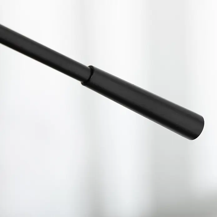 Homcom Stehleuchte - 40 W, Schwarz, Schwarz, E27 - Mattschwarzer zylindrischer Stab, möglicherweise ein Arm oder Griff, mit Gelenk.