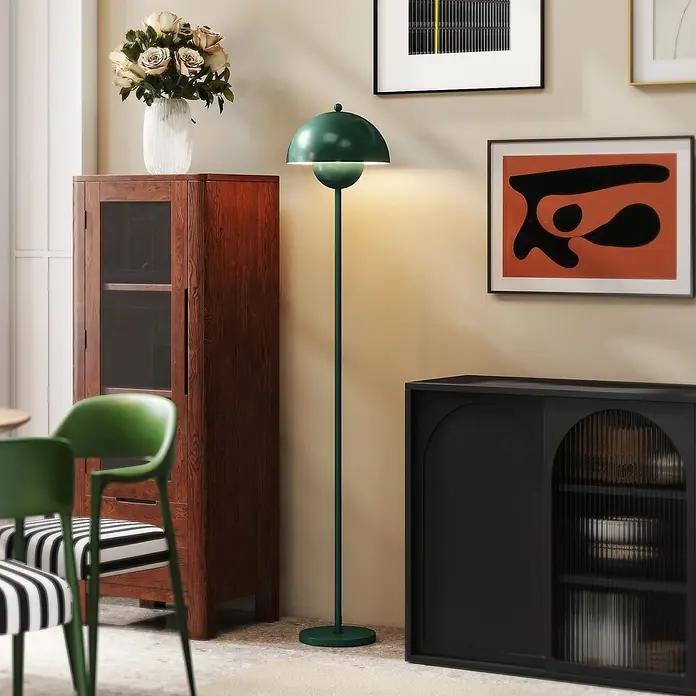 Homcom Stehleuchte - 40 W, Höhe: 155 cm, Grün, Grün, E27 - Moderne grüne Stehlampe aus Metall mit gewölbtem Schirm, die warmes Licht in einem modernen Interieur spendet.