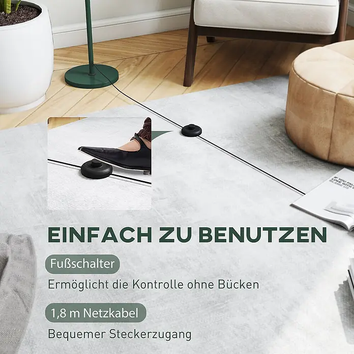 Homcom Stehleuchte - 40 W, Höhe: 155 cm, Grün, Grün, E27 - Ein schwarzer Fußschalter für eine Stehlampe auf einem Teppich, von einem Fuß betätigt. Mit 1,8 m Kabel für bequemen Zugang.
