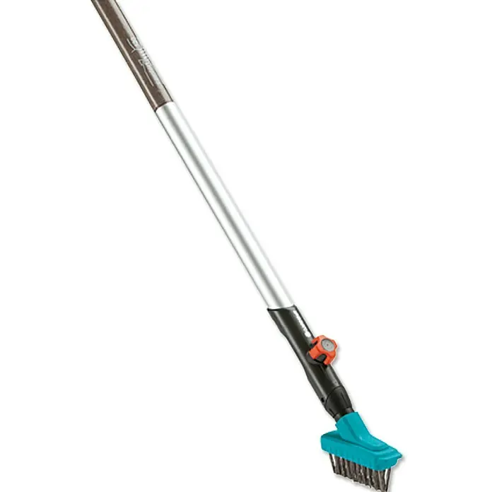 Gardena Combisystem Fugenbürste - Mit Stiel - Die Fugenbürste mit Stiel für die bequeme Reinigung von Pflasterflächen und Fugen im Garten. Ergonomisch und effizient für ein sauberes Ergebnis.