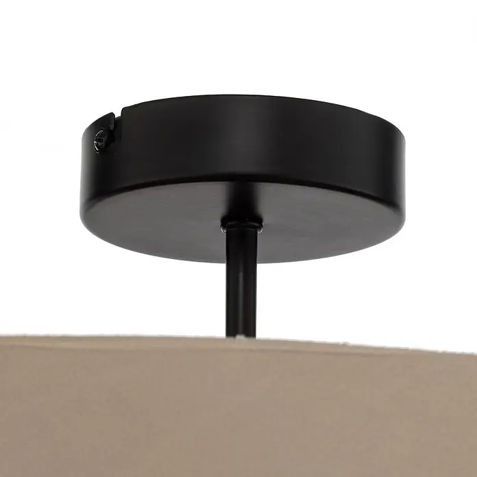 Lindby Deckenleuchte Jusari - L x B x H: 56 x 56 x 36,8 cm, creme / amber, E27 - Schwarze Deckenrosette mit Verbindungsstange zu einem beigen Stofflampenschirm.