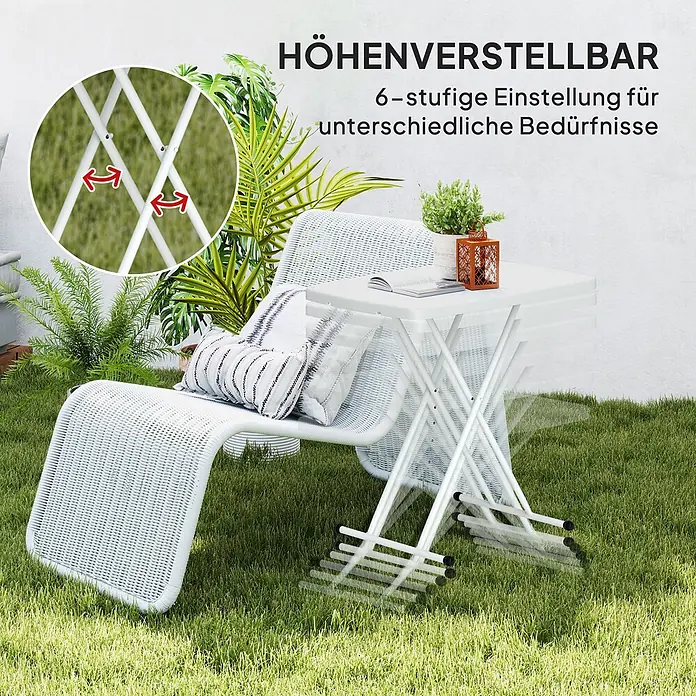 Outsunny Campingtisch - L x B x H: 76 x 50 x 74 cm, Kunststoff, Metall, Weiß, Klappbar - Weißer klappbarer Beistelltisch mit 6-stufiger Höhenverstellung, neben einem Stuhl.