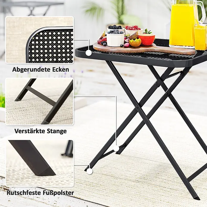 Outsunny Garten-Beistelltisch - Stahl, Klappbar, Quadratisch, Schwarz - Schwarzer Metall-Klapptisch mit abgerundeten Ecken und rutschfesten Füßen, beladen mit Getränken und Snacks auf einer Terrasse.