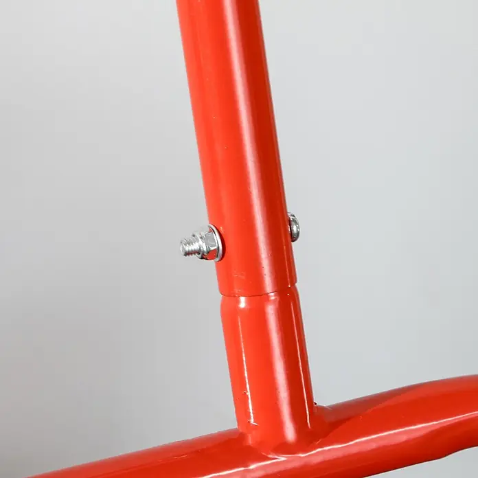 Outsunny Rasenwalze - Passend für: frisch gesäten Rasen und unebene Stellen, Arbeitsbreite: 50 cm, Rot - Rote Metallrohre mit einer silbernen Schraube verbunden.