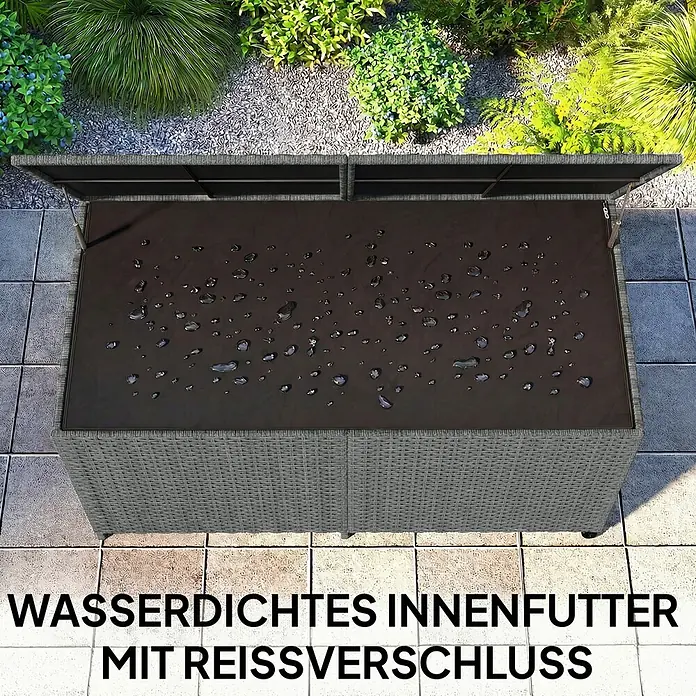 Outsunny Garten-Aufbewahrungsbox - L x B x H: 150 x 75 x 74 cm, Dunkelgrau, Stahl - Graue Outdoor-Aufbewahrungsbox im Rattan-Stil mit halb geöffnetem Deckel. Das dunkle Innenfutter ist wasserdicht und zeigt Wassertropfen auf seiner Oberfläche.