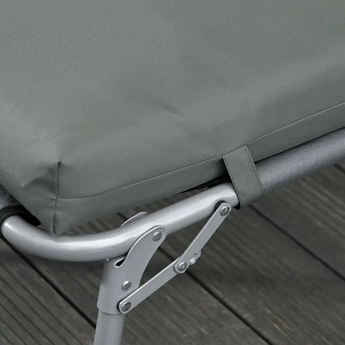 Outsunny Liegenauflage - Gartenliege, 2 Stk., L x B x H: 196 x 55 x 8 cm, Polyester, Schaumstoff, Dunkelgrau - Graues, gewebtes Kissen auf einem silbergrauen Metallgestell für Gartenmöbel.