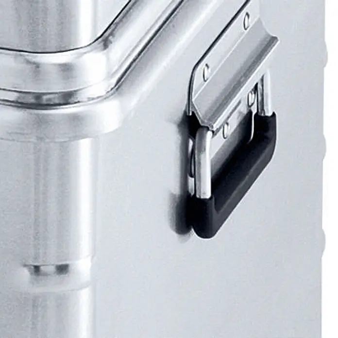 Zarges Aufbewahrungsbox Alu-Box Mini XS 450x290x180mm 24l -  - Nahaufnahme eines silbernen Metallbehälters mit schwarzem Griff an der Seite.