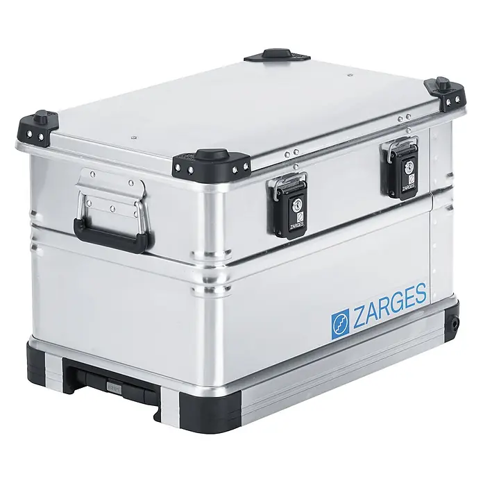 Zarges Aufbewahrungsbox K 424 XC Mobil Universal Alu Box 60l -  - Silberner ZARGES Transportkoffer aus Aluminium mit schwarzen Griffen, Schlössern und Eckenschutz für sichere Lagerung.