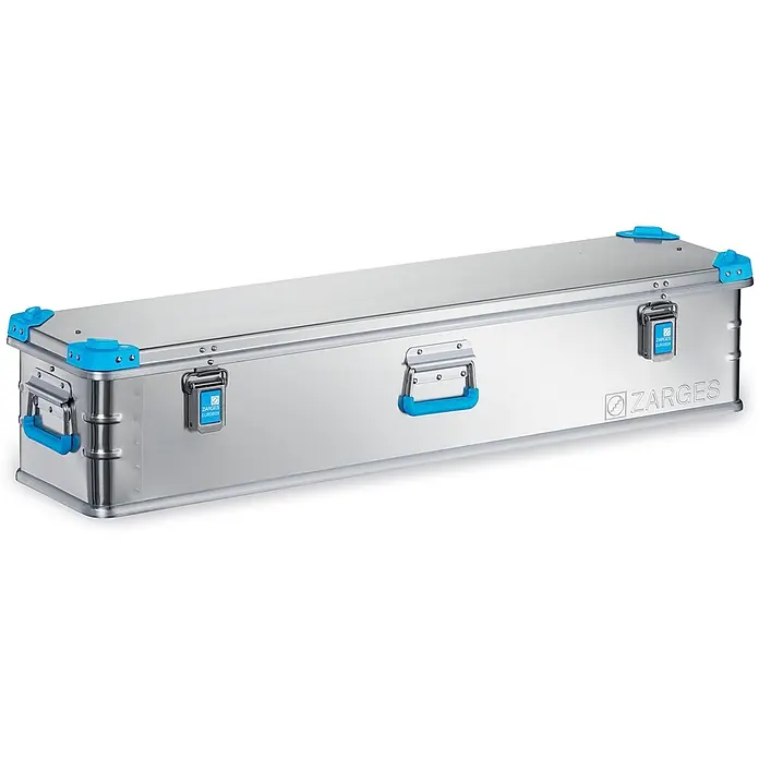 Zarges Aufbewahrungsbox Eurobox Volumen 63l Innenmaß 1150x250x220mm -  - Lange, silberne Aluminium-Transportbox mit leuchtend blauen Griffen, Verschlüssen und Eckenschützern.