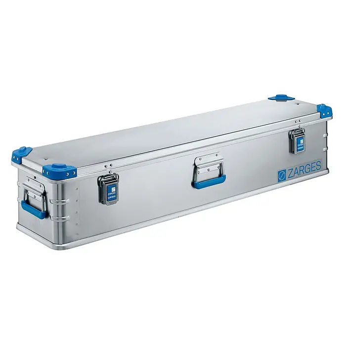 Zarges Aufbewahrungsbox Eurobox Volumen 63l Innenmaß 1150x250x220mm -  - Langer silberner Aluminium-Lagerbehälter mit blauen Ecken, Griffen und Verschlüssen, mit Zarges-Logo.