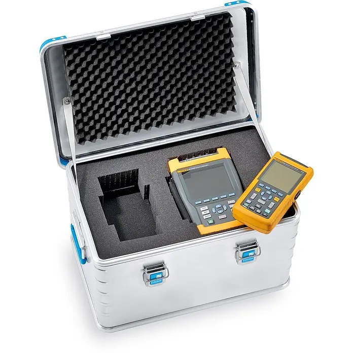 Zarges Aufbewahrungsbox Eurobox Volumen 60l Innenmaß 550x350x310mm -  - Offener silberner Aluminiumkoffer mit zwei gelb-grauen elektronischen Messgeräten, passgenau in schwarzem Schaumstoff.