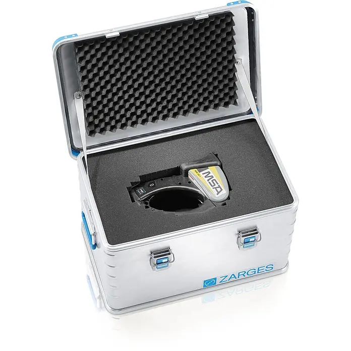 Zarges Aufbewahrungsbox Eurobox Volumen 60l Innenmaß 550x350x310mm -  - Offener ZARGES Aluminiumkoffer mit schwarzem Schaumstoffinlay, passend für ein schwarzes und gelbes MSA Industriegerät zum sicheren Transport.