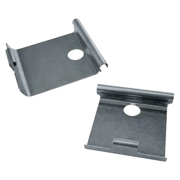 Zarges Aufbewahrungsbox Aufspringsicherungsfeder - Aluminium - Zwei silberfarbene Metall-Befestigungsklammern mit zentralem Loch, zeigen verschiedene Befestigungslaschen.