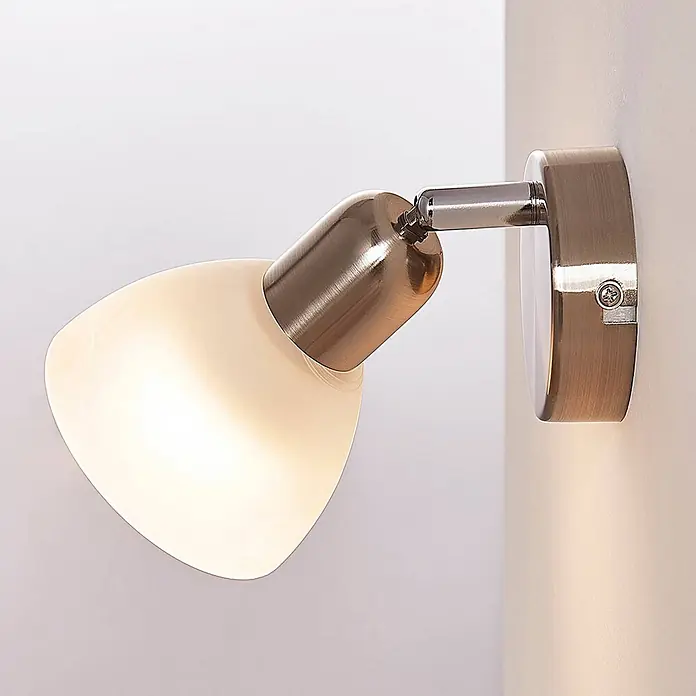 Lindby Wandleuchte Paulina - alu / grau / zink, E14 - Wandstrahler mit Arm aus gebürstetem Messing und runder Milchglasschirm.