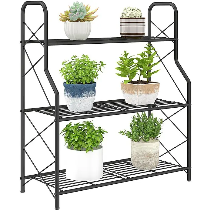 Outsunny Gewächshaus-Regal - 69 x 28,5 x 78 cm, Schwarz - Schwarzer Metall-Pflanzenständer mit 3 Etagen, auf dem sechs Topfpflanzen stehen. Mit stabilen Drahtböden und X-förmigen Seitenstützen.
