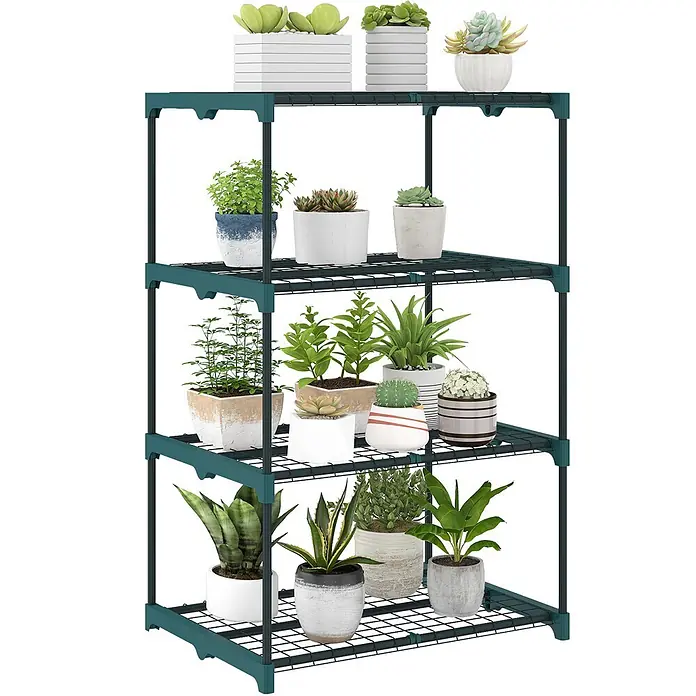 Outsunny Gewächshaus-Regal - 67 x 49 x 105 cm, Dunkelgrün - Dunkelgrünes 4-stöckiges Metallregal für Pflanzen, gefüllt mit verschiedenen Topfsukkulenten und Kräutern.