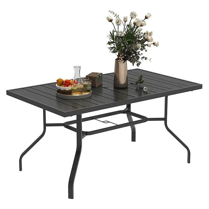 Outsunny Gartentisch mit Schirmloch - Stahl, Rechteck, Schwarz - Dunkelgrauer Lamellen-Metall-Esstisch für draußen, ideal für Mahlzeiten und gesellige Runden.