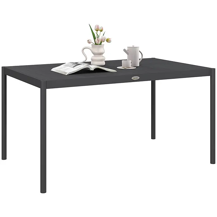 Outsunny Gartentisch im Lamellendesign - L x B x H: 145 x 90 x 74 cm, Aluminium, Rechteckig, Dunkelgrau - Dunkelgrauer rechteckiger Outdoor-Esstisch, dekoriert mit Vase, Zeitschrift und Teeservice.