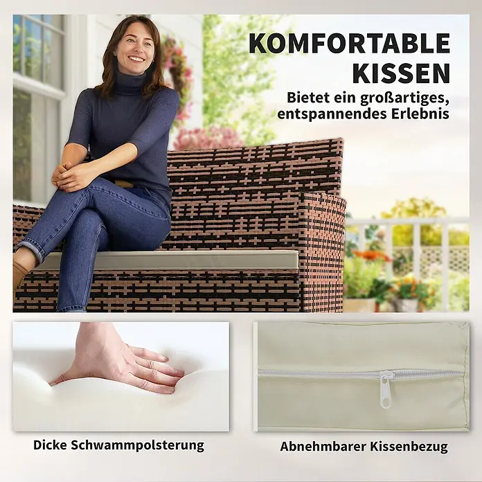 Outsunny Loungesofa - Stahl, PE-Rattan, Khaki - Komfortables braunes Rattan-Gartensofa mit dicken, hellen Kissen und abnehmbarem Bezug, gezeigt mit einer darauf entspannenden Frau.