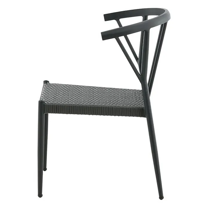 Ebuy24 Gartenstuhl Stina - 1 Stk., Aluminium, Rattan, Schwarz, B x T x H: 47 x 49 x 78 cm - Dunkelgrauer Stuhl mit geflochtener Sitzfläche und geschwungener Metalllehne.