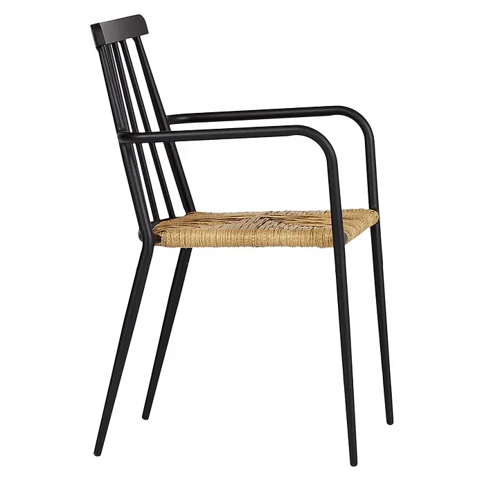 Ebuy24 Gartenstuhl Evira - Aluminium, Rattan Rattan = Polyrattan, Schwarz, B x T x H: 58 x 54 x 84 cm - Schwarzer Metall-Esszimmerstuhl mit Lattenrücken, integrierten Armlehnen und geflochtener Naturfasersitzfläche.