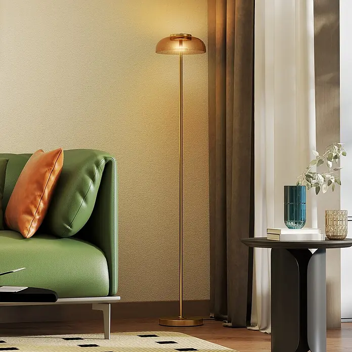 Homcom Stehleuchte - 5 W, Höhe: 134 cm, Messing, Hellbraun, E27 - Moderne goldene Stehleuchte mit warmem bernsteinfarbenem Schirm erhellt ein gemütliches Wohnzimmer.
