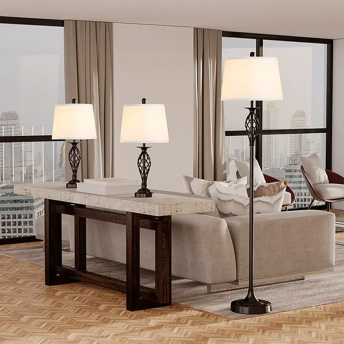 Homcom Stehleuchte - 40 W, Schwarz, Weiß, E27 - Schwarze Tisch- und Stehlampen im Schmiedeeisen-Stil mit weißen Schirmen beleuchten ein modernes Wohnzimmer.