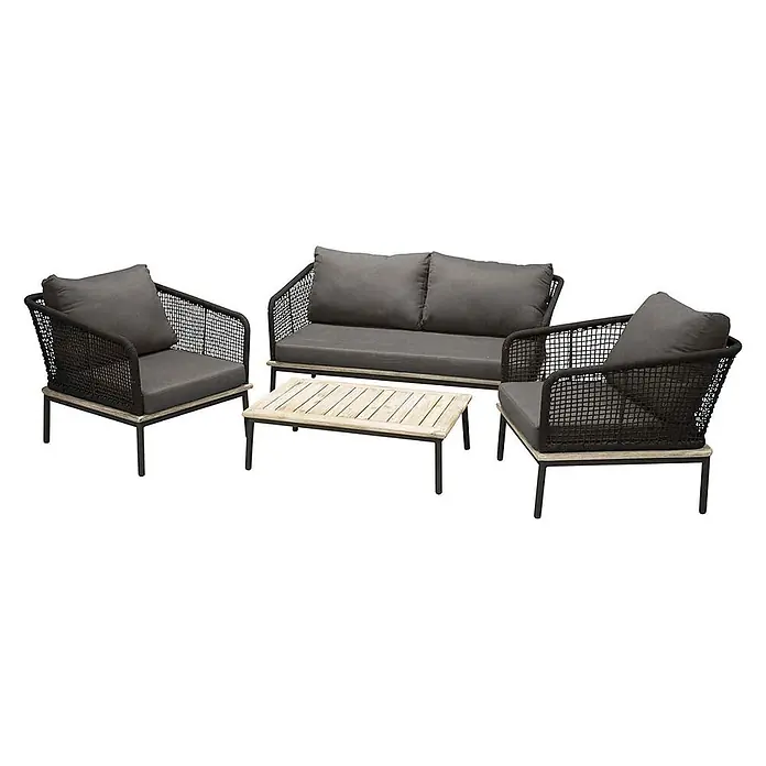 Ebuy24 Loungemöbel-Set Andorra - 4 -tlg., Polyester Seil Stahl, Schwarz - Outdoor-Lounge-Set mit dunkelgrauen geflochtenen Stühlen und Sofa, grauen Kissen und einem Holzlattentisch auf schwarzen Gestellen.