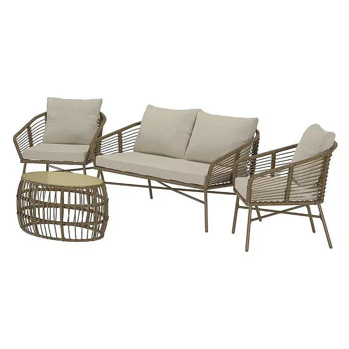 Ebuy24 Loungemöbel-Set Lipari - 4 -tlg., Geflechtmöbel, Beige - Outdoor-Loungeset mit zwei Sesseln, einem Zweisitzer-Sofa und einem ovalen Couchtisch mit Glasplatte, aus braunem Geflecht mit hellbeigen Kissen.