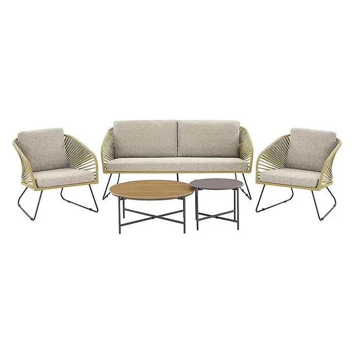 Ebuy24 Loungemöbel-Set Novella - 5 -tlg., Schaum, Polyester, Stahl, Beige - Gartenmöbel-Set mit zwei geflochtenen Seil-Sesseln, passendem Sofa und zwei runden Couchtischen (Holz, grau) auf dunklen Metallbeinen.