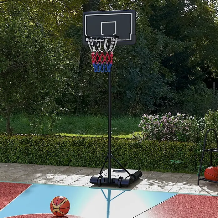 Sportnow Basketballkorb - Stahl, Schwarz - Tragbarer Basketballkorb mit schwarzem Brett, weiß/rot/blauem Netz und schwarzem Standfuß auf einem Außenplatz.