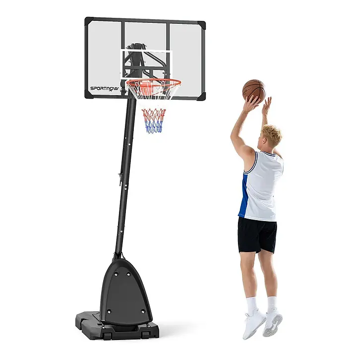 Sportnow Basketballkorb - Stahl, Schwarz - Tragbarer Basketballkorb mit transparenter Platte, schwarzem Fuß und einer Person in weiß-blauem Trikot, die einen Basketball wirft.