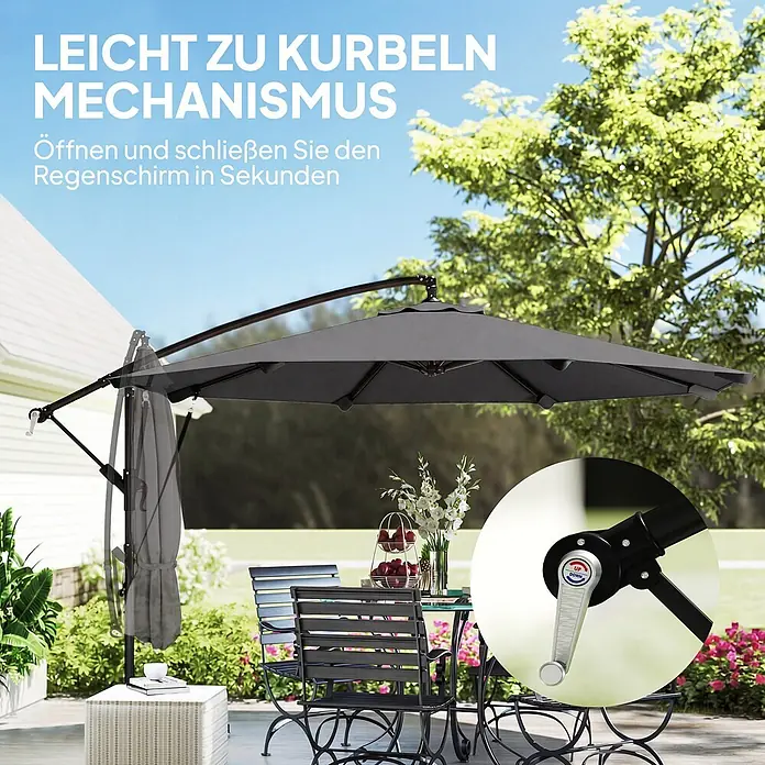 Outsunny Ampelschirm rund - Dunkelgrau, Durchmesser Bespannung: 295 cm - Dunkelgrauer Freiarmschirm mit leichtgängigem Kurbelmechanismus, spendet Schatten über Gartenmöbeln auf einer Terrasse.