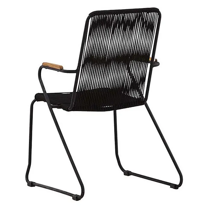 Ebuy24 Gartensessel Bois - 1 Stk., Teak, Natur, B x T x H: 55 x 51 x 82 cm - Schwarzer Metallstuhl mit geflochtener Rückenlehne und Sitzfläche, mit Holzakzenten an den Armlehnen.