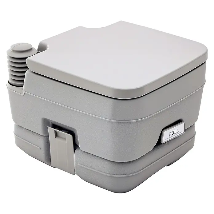 Homcom Campingtoilette - L x B x H: 36 x 42 x 30 cm, Manuelle Wasserspülung, Sonstiges - Kompakte graue Kunststoff-Campingtoilette mit hellgrauem Deckel, seitlicher Pumpe und 'PULL'-Griff.
