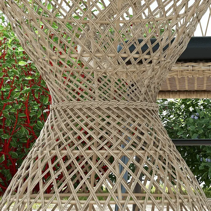 Outsunny Garten-Beistelltisch rund im Boho-Design - Stahl, PE-Rattan, Glas, Braun - Outdoor-Möbel aus Rattan in Sanduhrform mit aufwendigem Geflecht, in einem lebhaften Garten.
