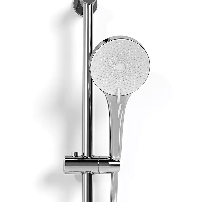 LOMAZOO Duschsystem LMZ-CIELO - Glänzend - Verstellbare Chrom-Duschbrause mit weißer Sprühfläche an einer Duschstange.