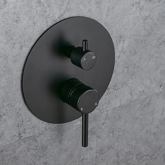 LOMAZOO Duschsystem LMZ-TELESTO - Anzahl Strahlarten: 1 Stk., Schwarz - Mattschwarze Duscharmatur mit runder Blende und zwei Reglern: Hebel für Temperatur (C/H) und Drehknopf für Wasserfluss.