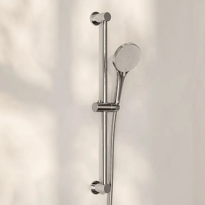 LOMAZOO Duschsystem BARSET-01-CHROME - Glänzend - Verchromte Brausestange mit verstellbarem Halter und einer verchromten Handbrause.