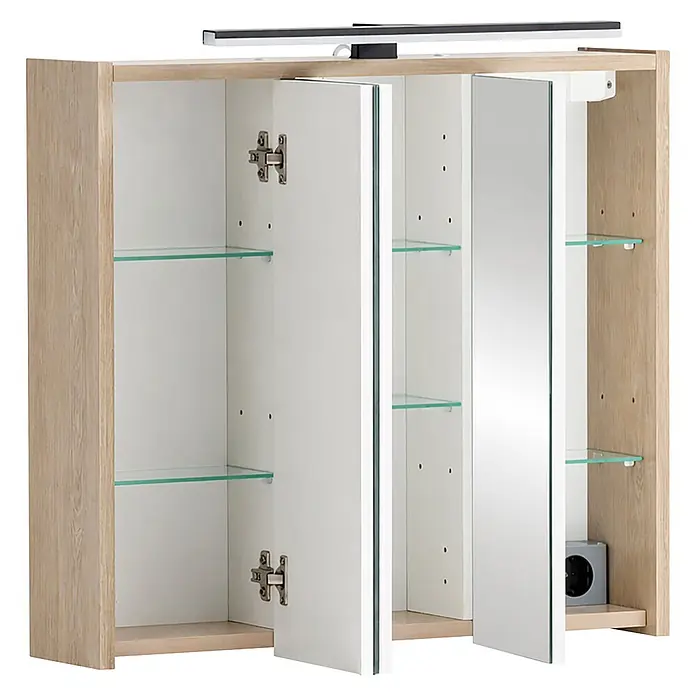 Schildmeyer LED-Spiegelschrank Pandora - B x H: 650 x 627 mm, Eiche - Helles Holz-Badspiegelschrank mit drei Spiegeltüren, geöffnet, um weiße Innenseite, Glasablagen, integrierte Beleuchtung und Steckdose zu zeigen.